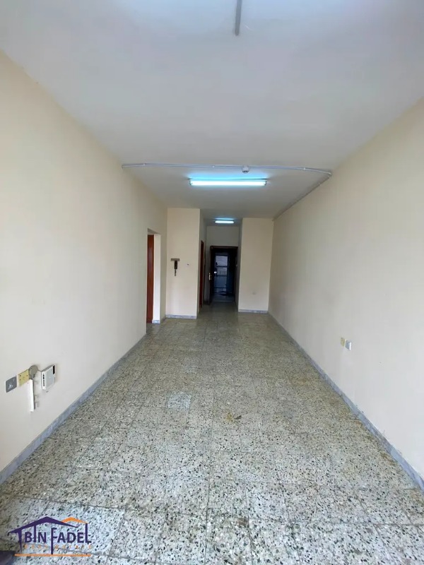 ELEGANT 1 BHK COMMERICAL OFFICE FOR RENT - PRIME LOCATION - ALAIN TOWN CENTER - SHEIKHA SALAMA MOSQUE photo 3