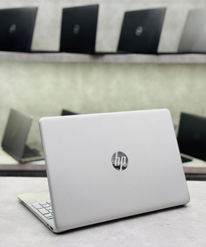 HP 15s i7 11th GEN photo 3