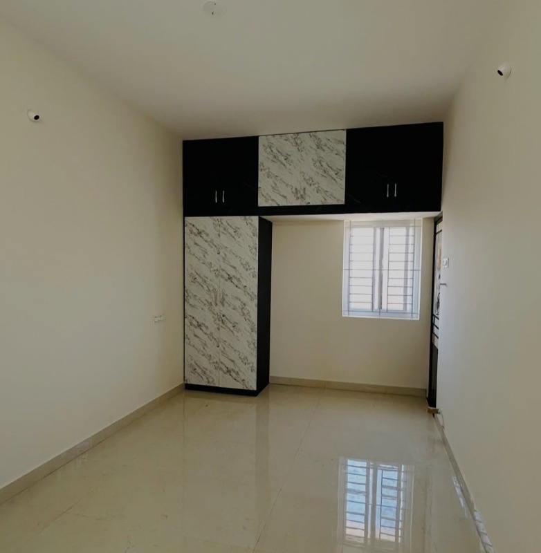 House  for sale  photo 4