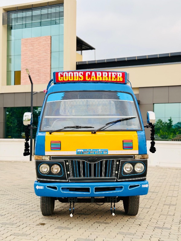 Mahindra Nissan photo 2