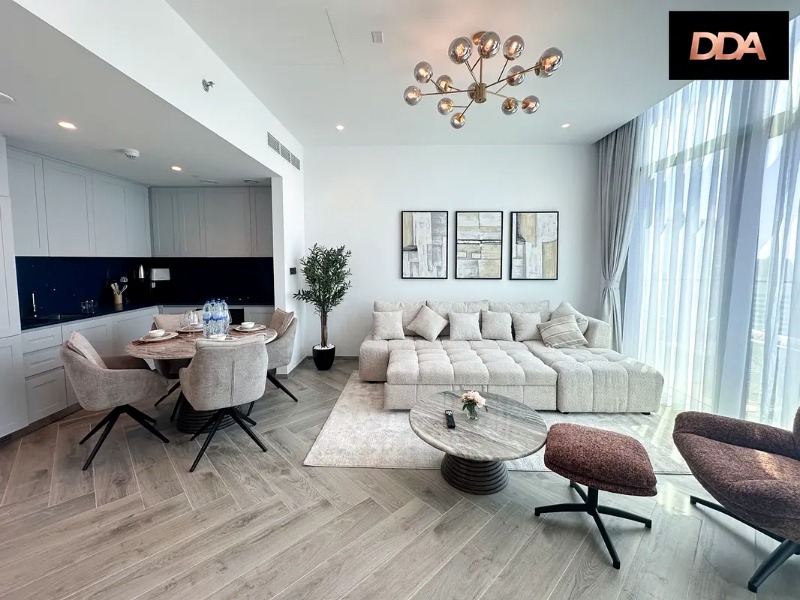 SPACIOUS 1BR | CANAL VIEW | PRIME LOCATION photo 3
