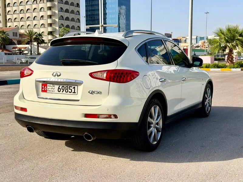 Infiniti QX50 Luxury photo 3