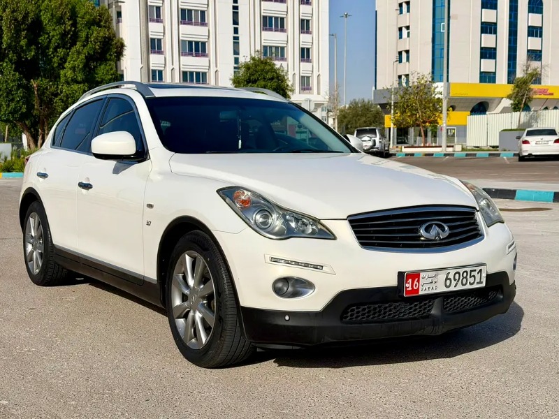 Infiniti QX50 Luxury photo 2