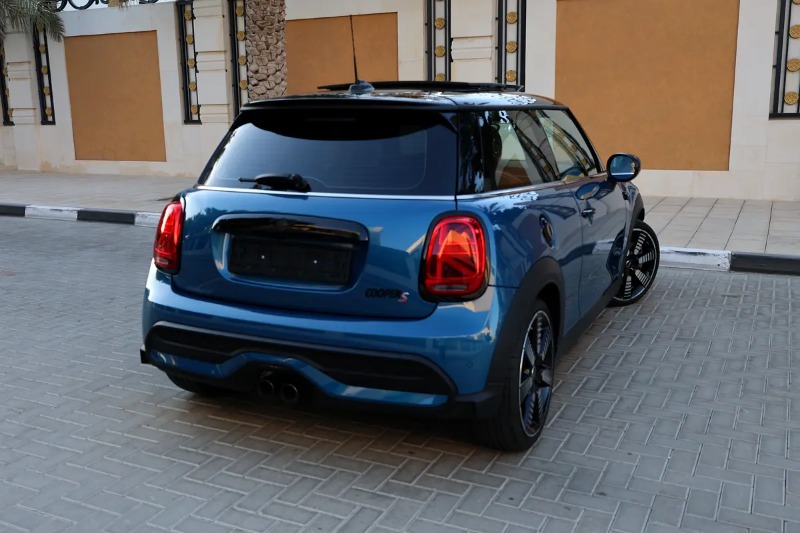 MINI Cooper Cooper S photo 4