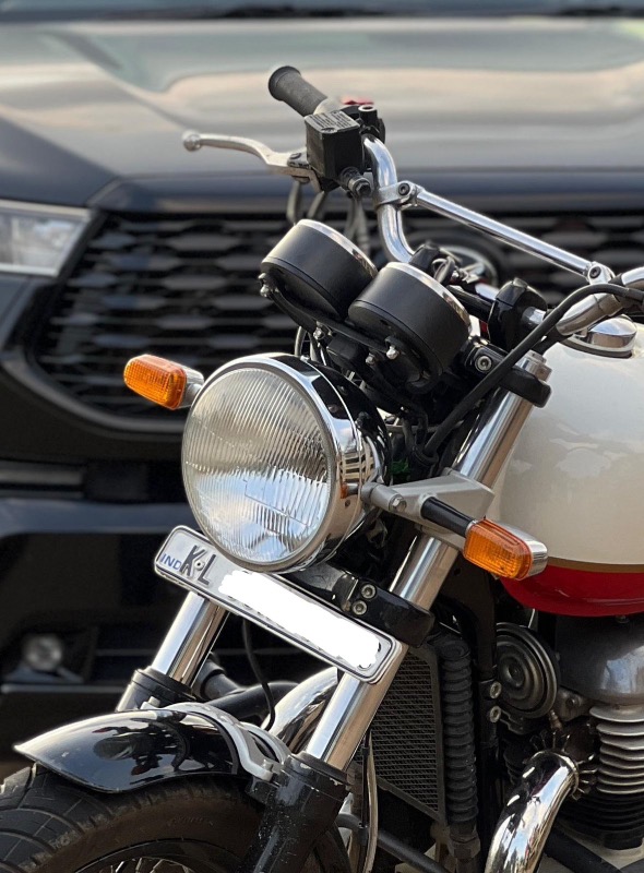 Interceptor headlight photo 2