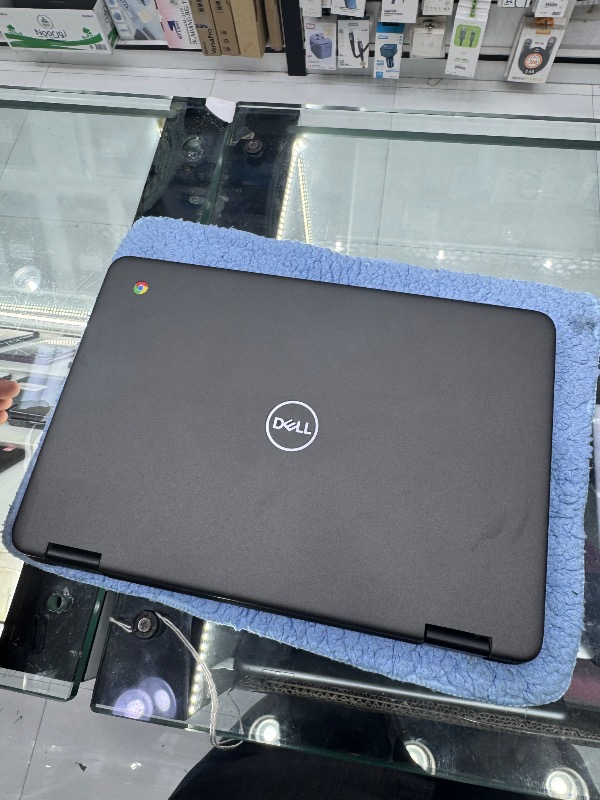 Chrome book photo 4