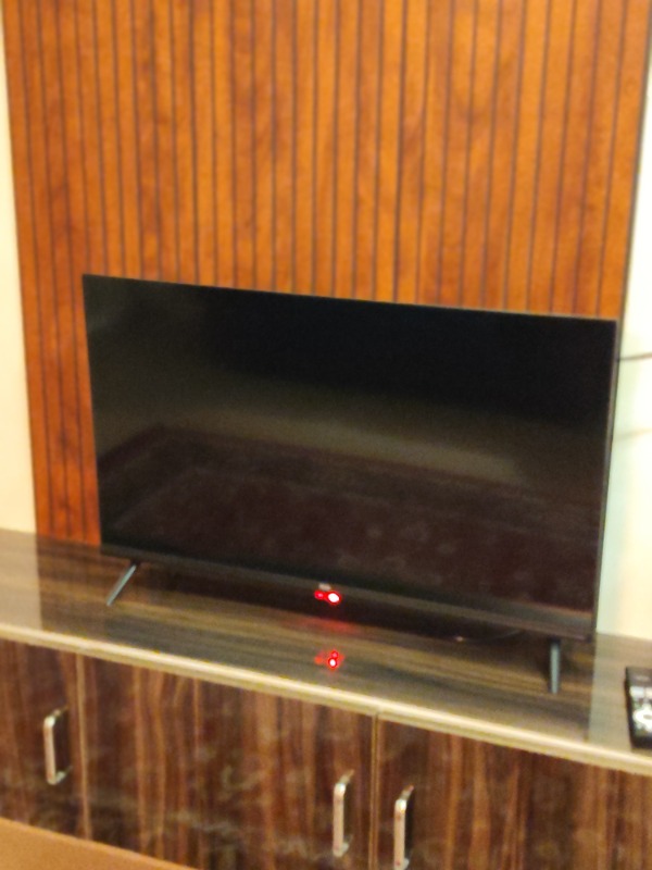 Haier 28 Inch Smart Android TV for Sale - Barely Used photo 2