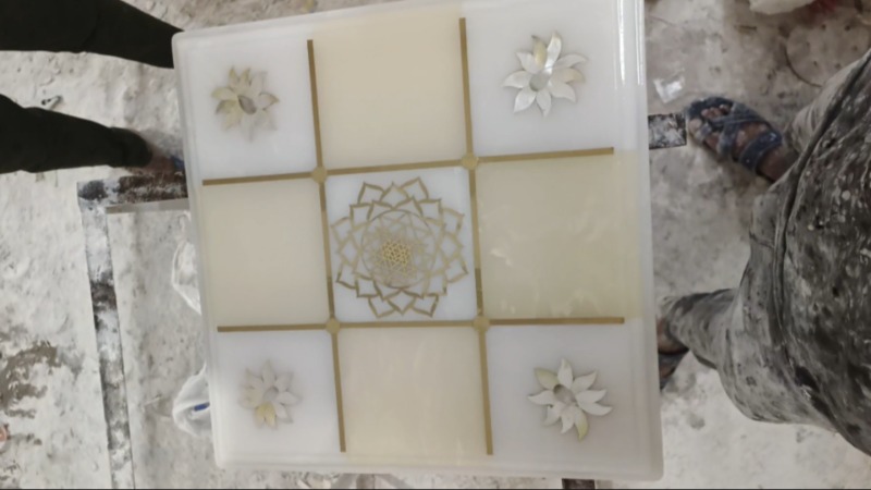 Luxury dining top Puja  photo 2
