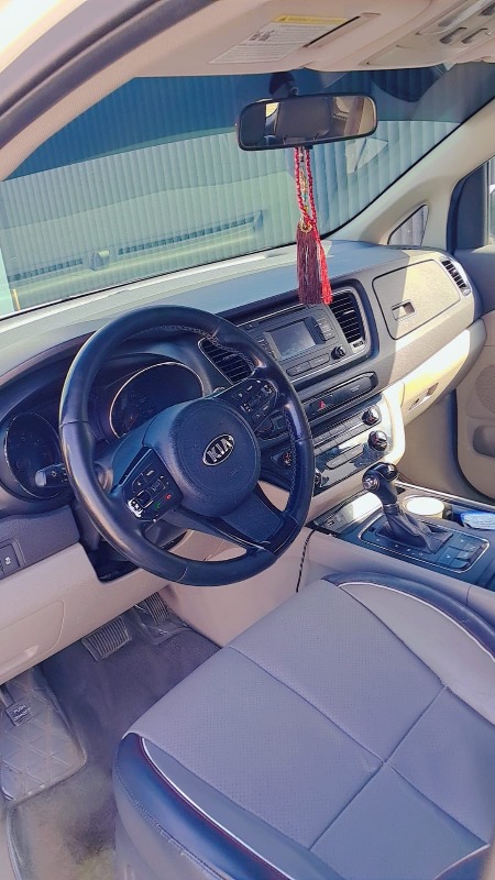 Kia sedona photo 3