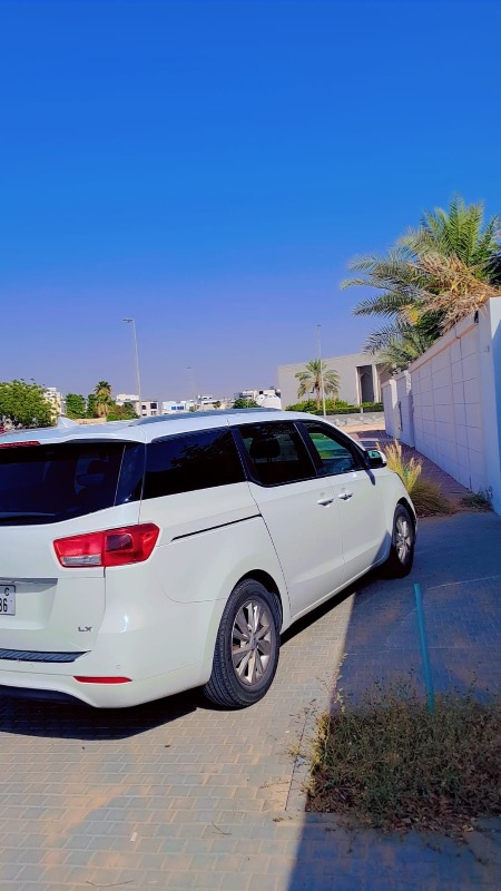 Kia sedona photo 4