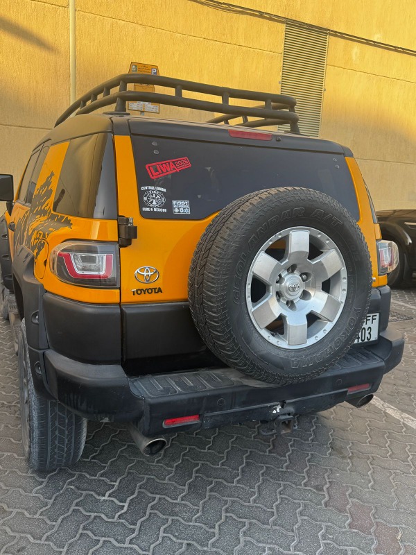 FJ CRUISER photo 2