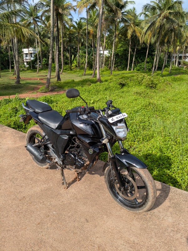 Yamaha Fz v2 photo 3