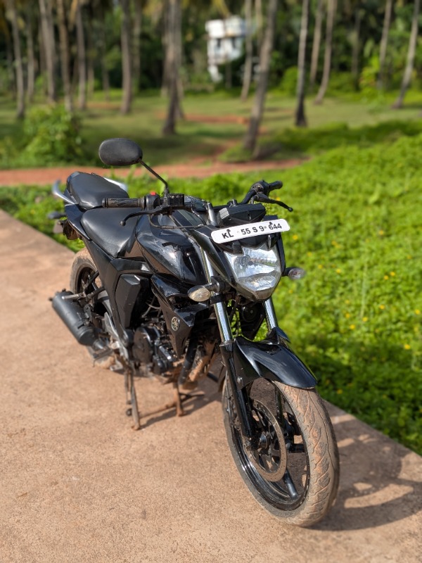 Yamaha Fz v2 photo 4