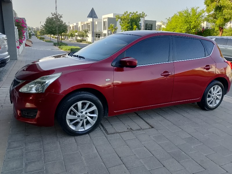 Nissan tiida 2016 photo 2