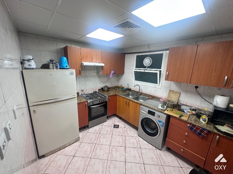 Family Room Sharing in Karama photo 2