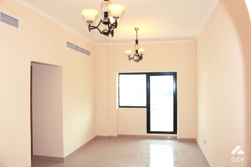 Spacious 2 BR Flat Available photo 3