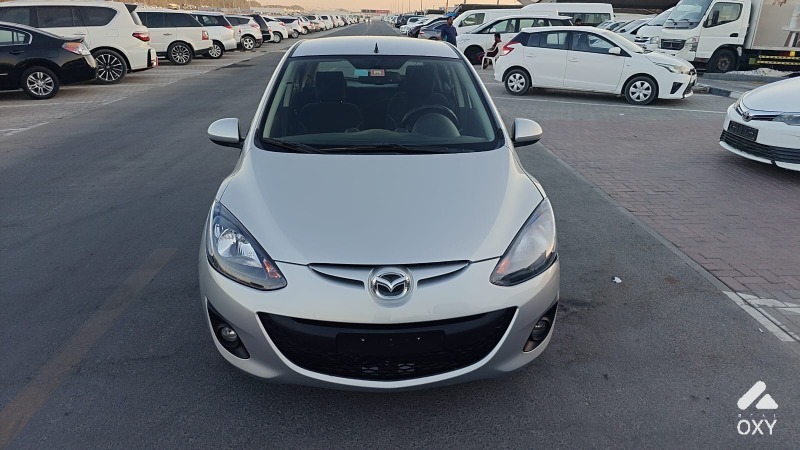 Mazda 2  photo 2