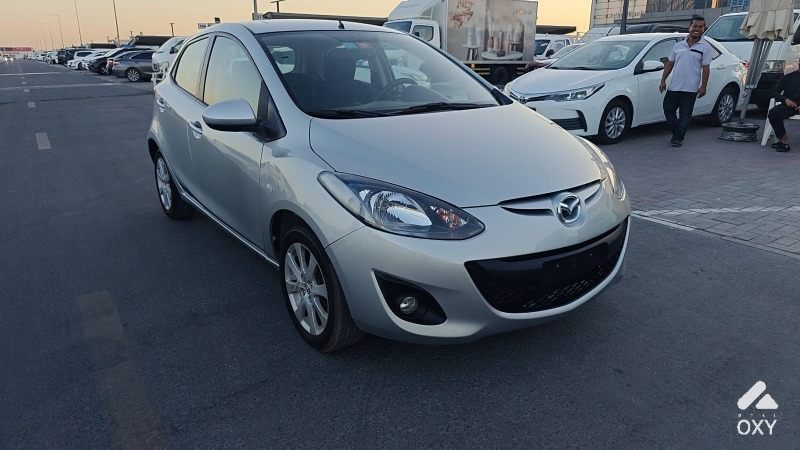 Mazda 2  photo 3