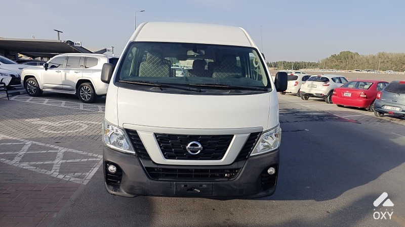 Nissan Urvan Van photo 2
