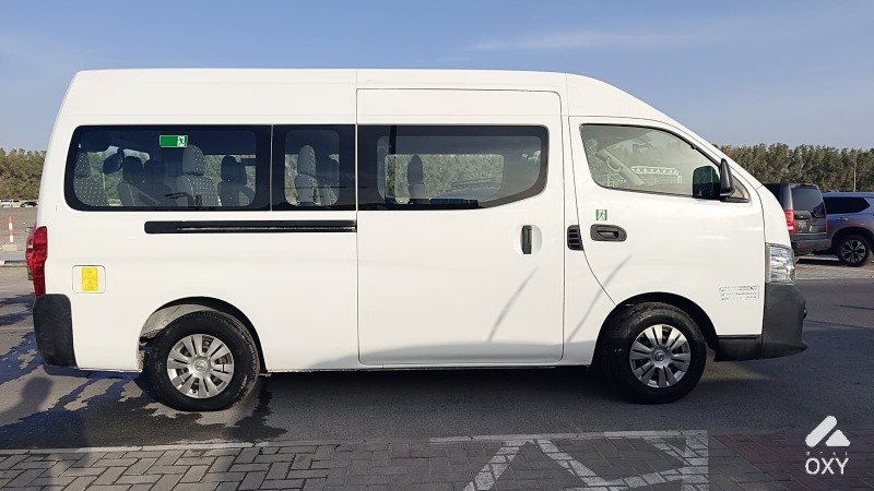 Nissan Urvan Van photo 4