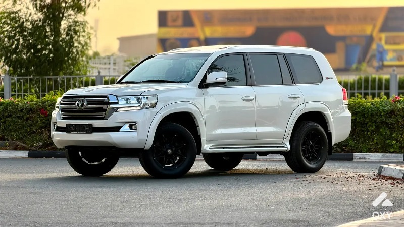 Toyota Land Cruiser VXR photo 2