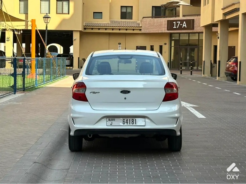  Ford Figo Ambiente photo 4