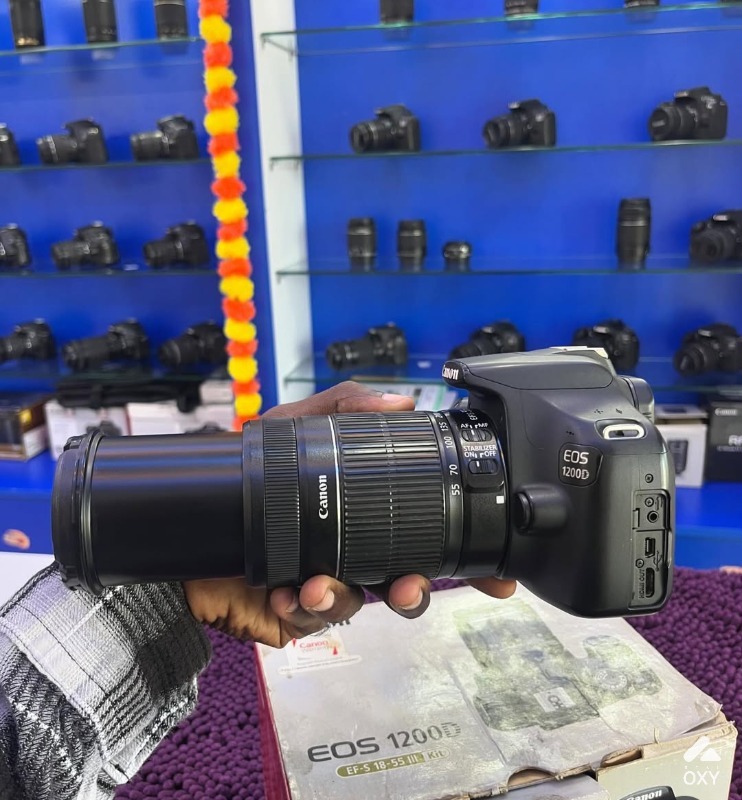 CANON 1200D photo 2