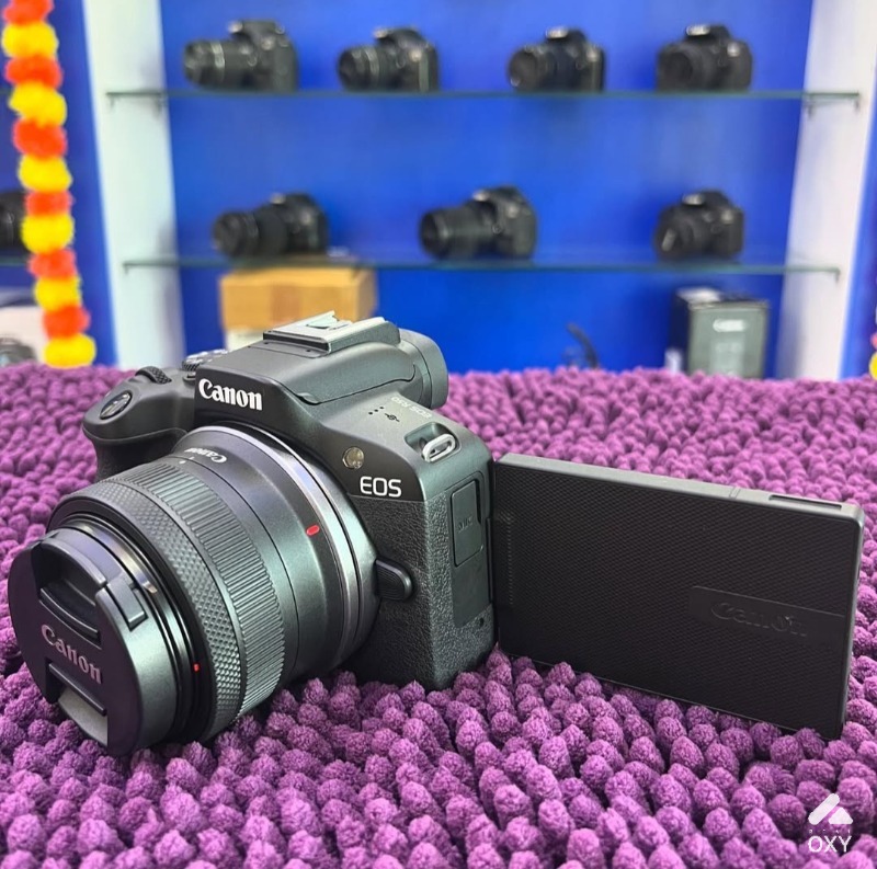 CANON R50 photo 2