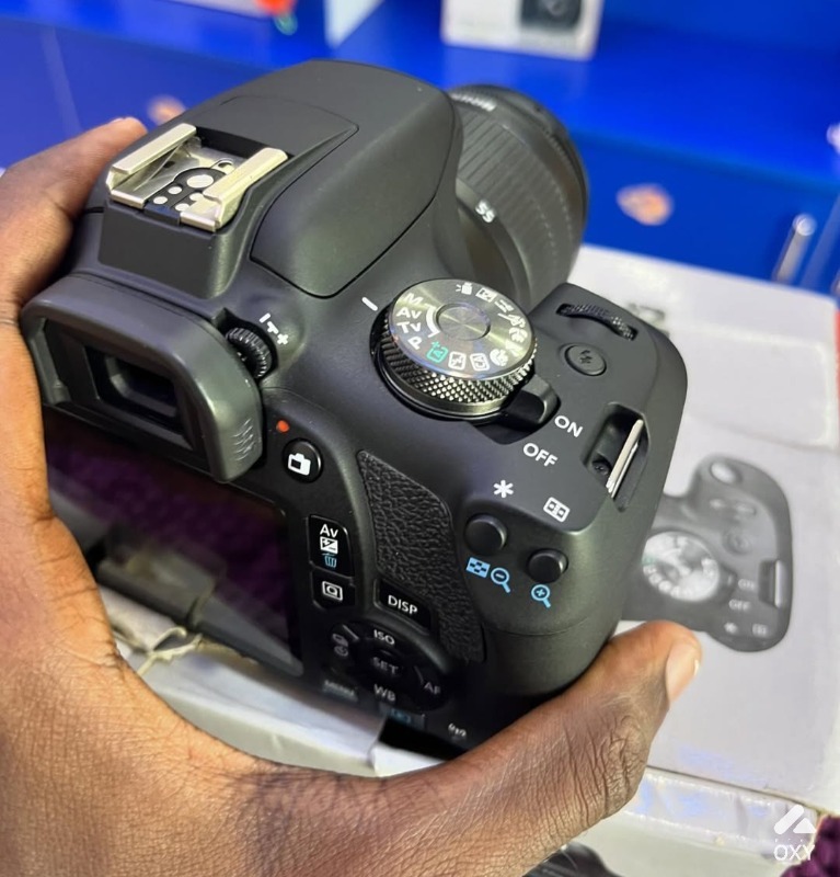 CANON 2000D photo 4