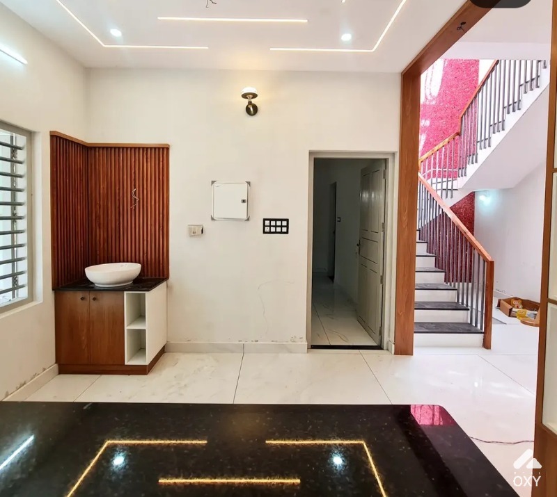 House for sale  photo 2