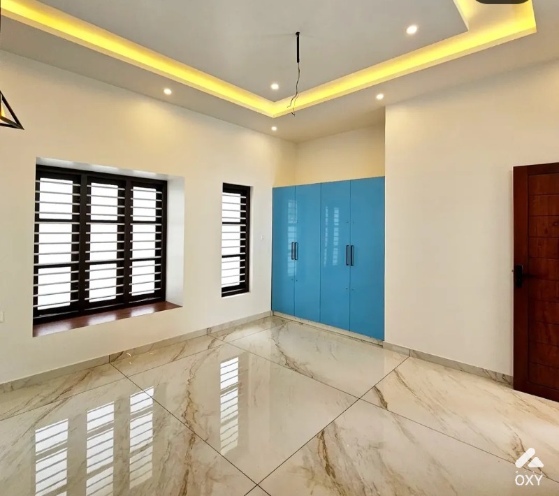 House for sale  photo 3