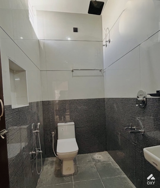 House for sale  photo 2