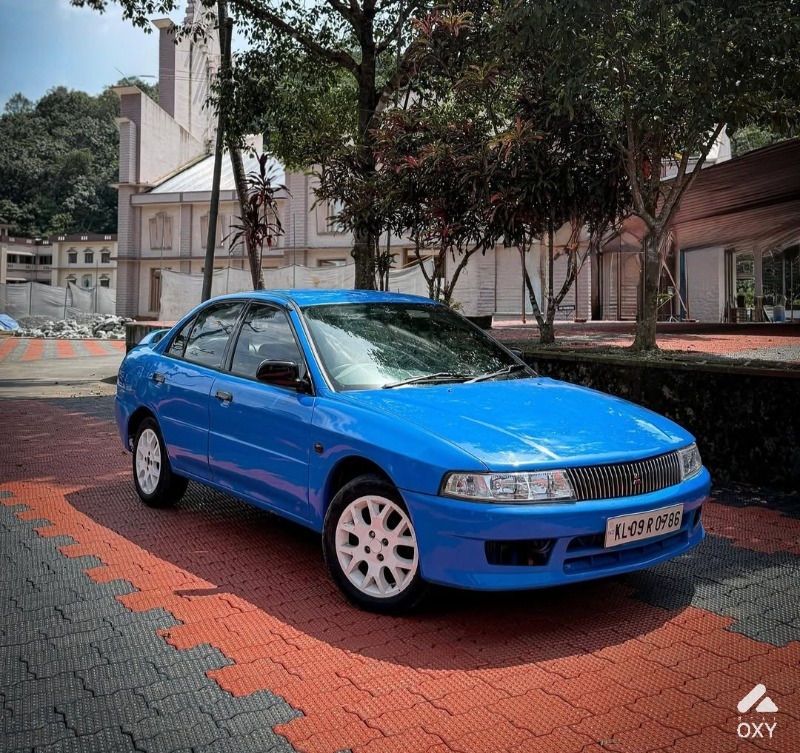 LANCER 2005 MODEL photo 2