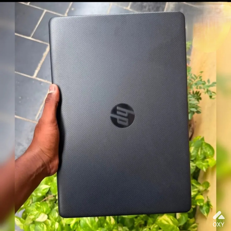 HP 15s Laptop photo 2